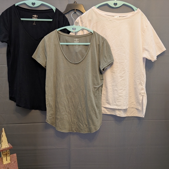 SO Tops - SO Short Sleeve Scoop & Crew Tee Set in Black, Olive, Cream